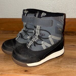Merrell Snow Crush waterproof snow boots- little kid size 9
